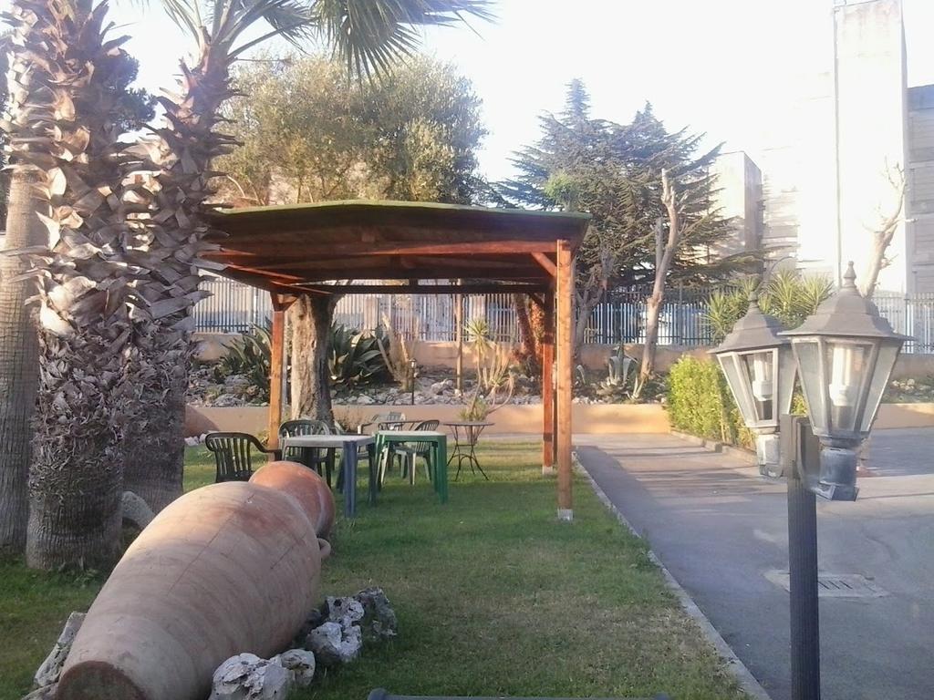 Hotel Federico II Napoli Esterno foto